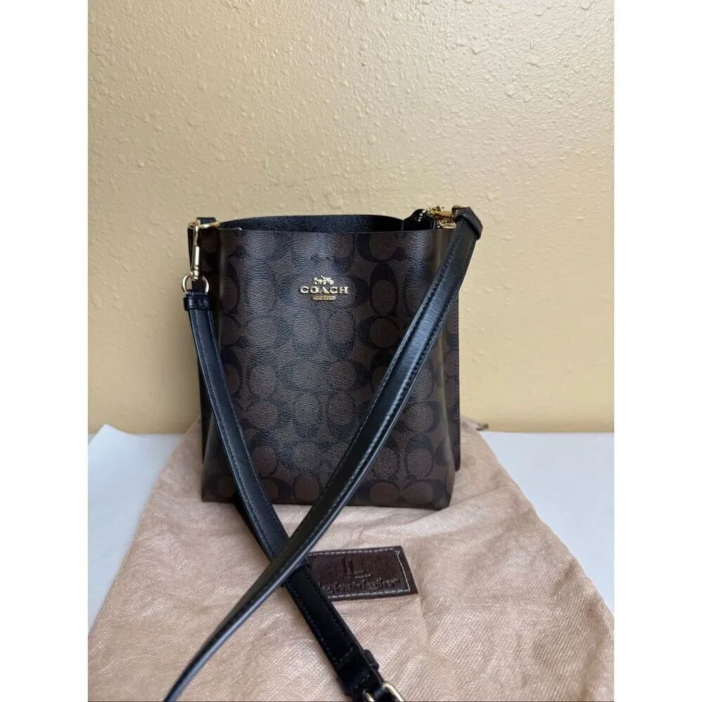 Coach Signature Bucket Crossbody Bag (Style No. NF2224)